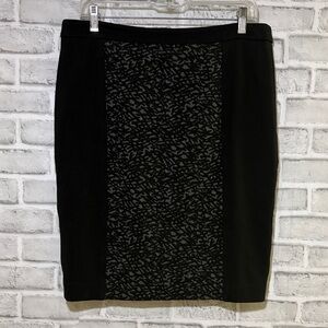 Laura Petite Black and Gray Patterned Pencil Skirt, size 10